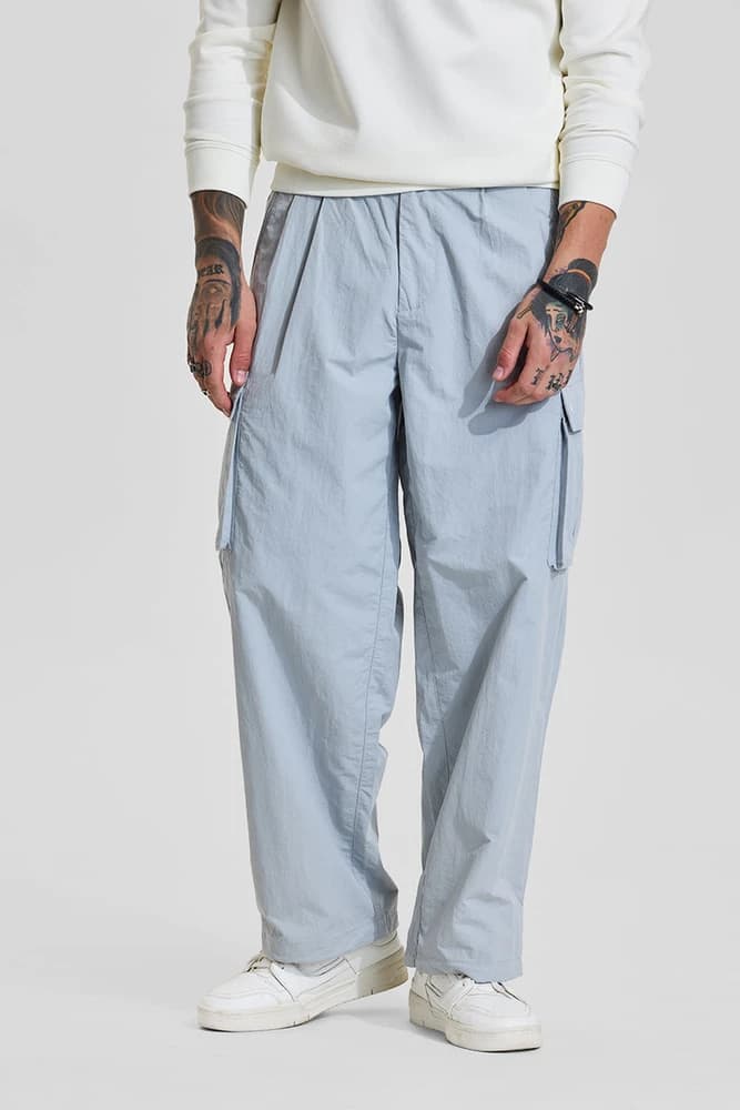 Loose Fit Nylon Solid Cargo Pants