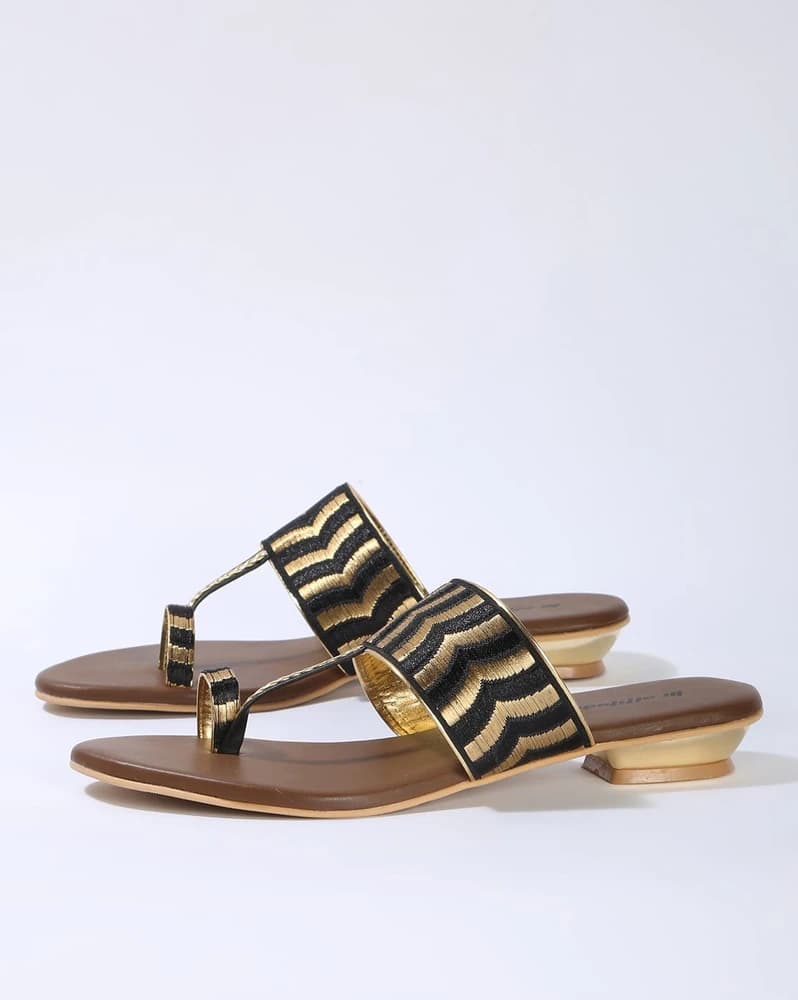 Textured Toe-Ring Flat Sandals
