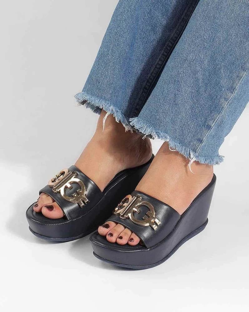 Women Round-Toe Wedges
