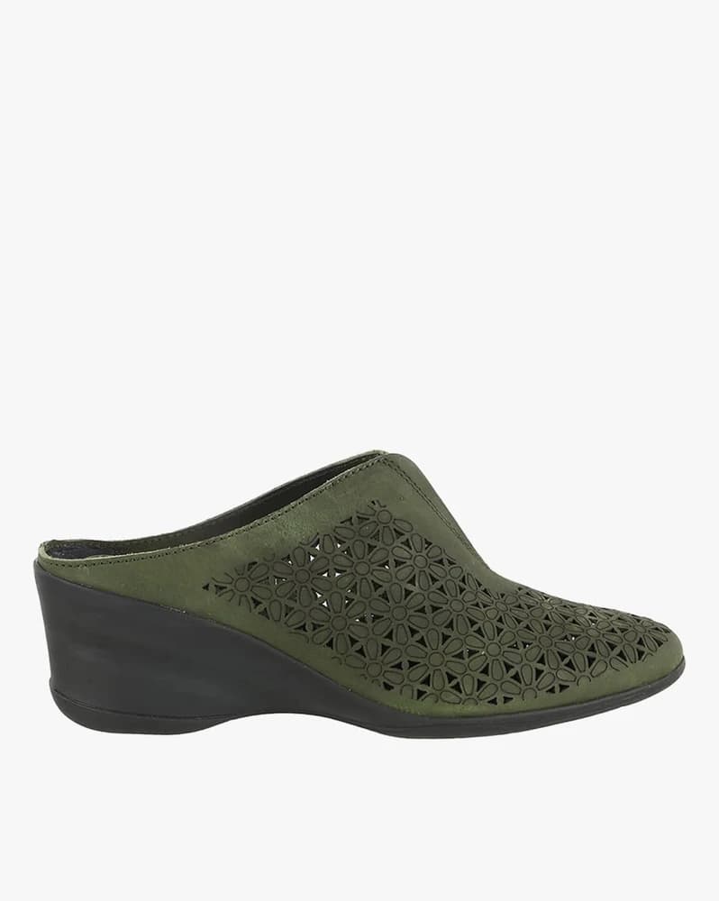 Women Floral Cutout Leather Slip-On Wedges