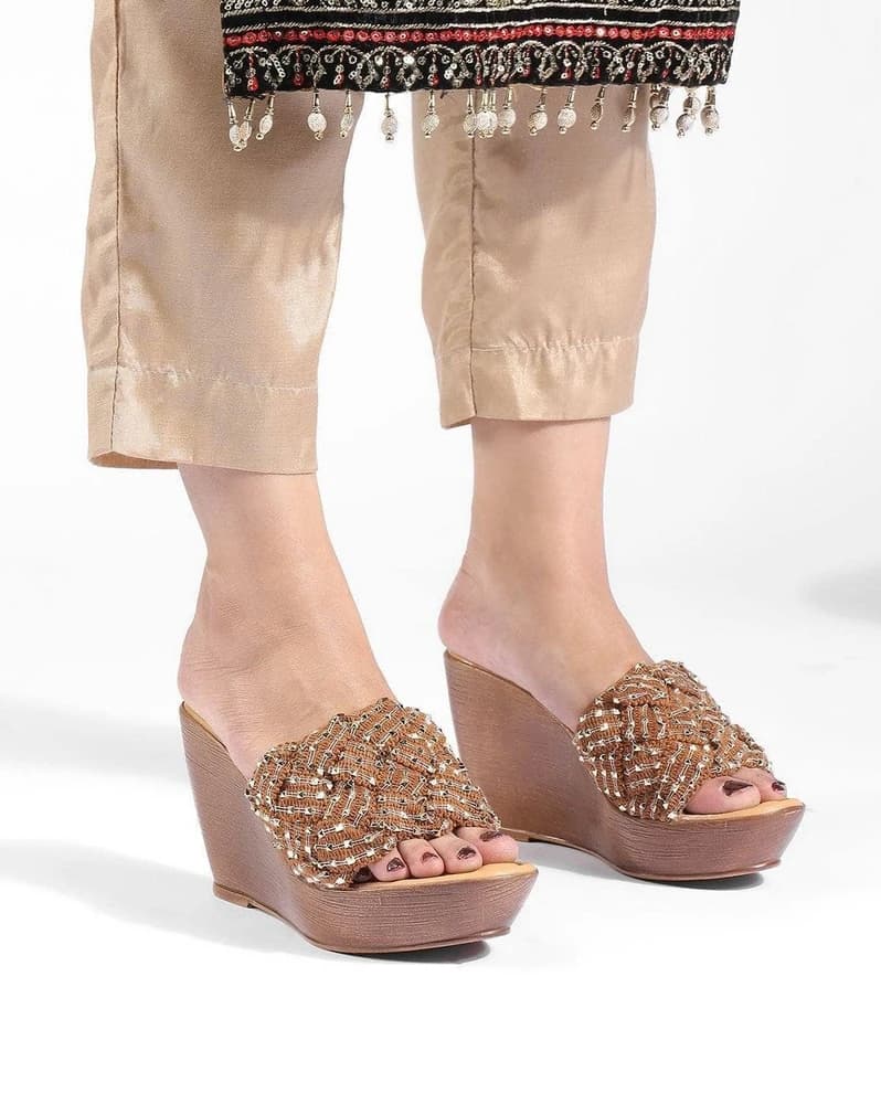 Women Round-Toe Wedges