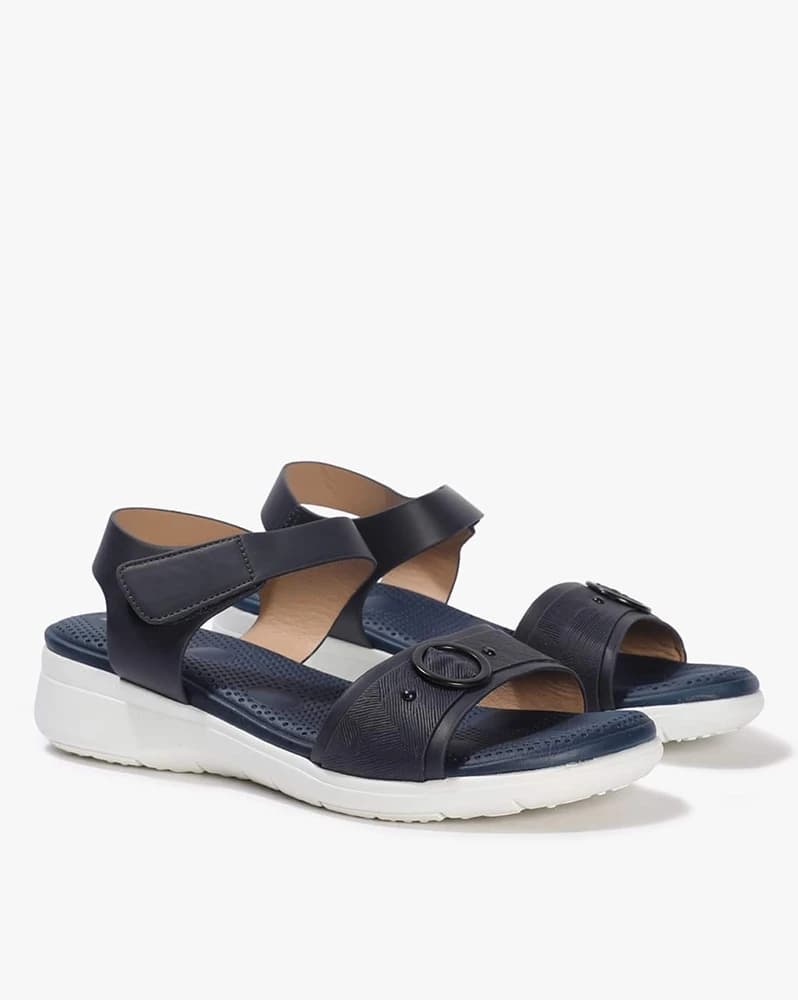 Women Flat Sandals with Synthetic Upper