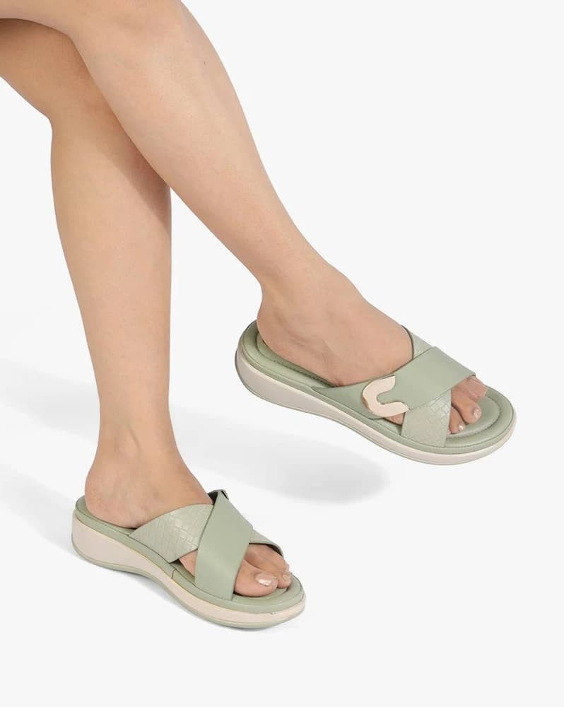 Women Criss-Cross Strap Platforms