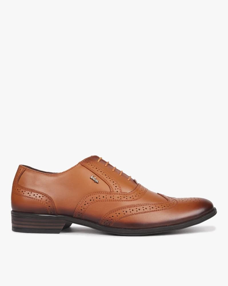 Wing-Tip Brogue Shoes with Metal Logo