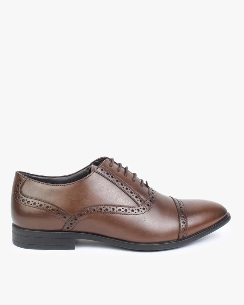 Lace-Up Oxford Shoes with Brouging
