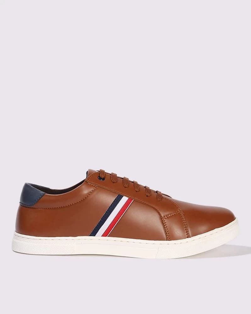 Men Low-Top Lace-Up Shoes