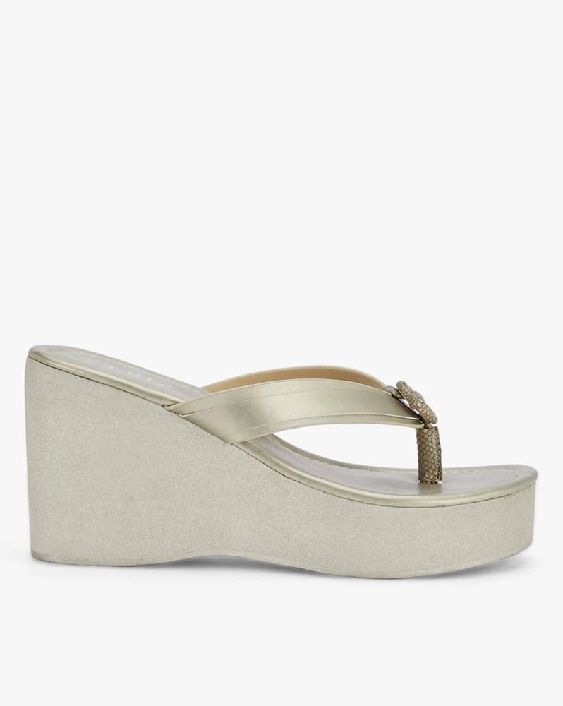 Reptilian Pattern Thong-Strap Wedges