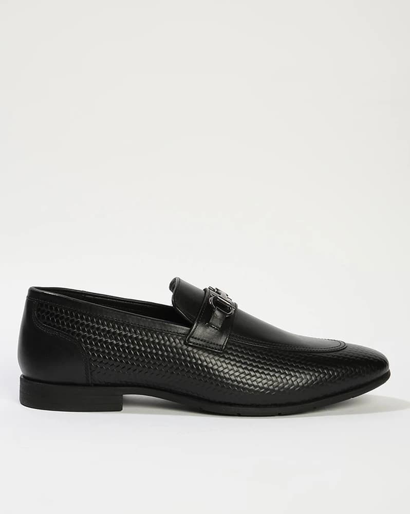 Men Metal Accent Low-Top Slip-On Loafers
