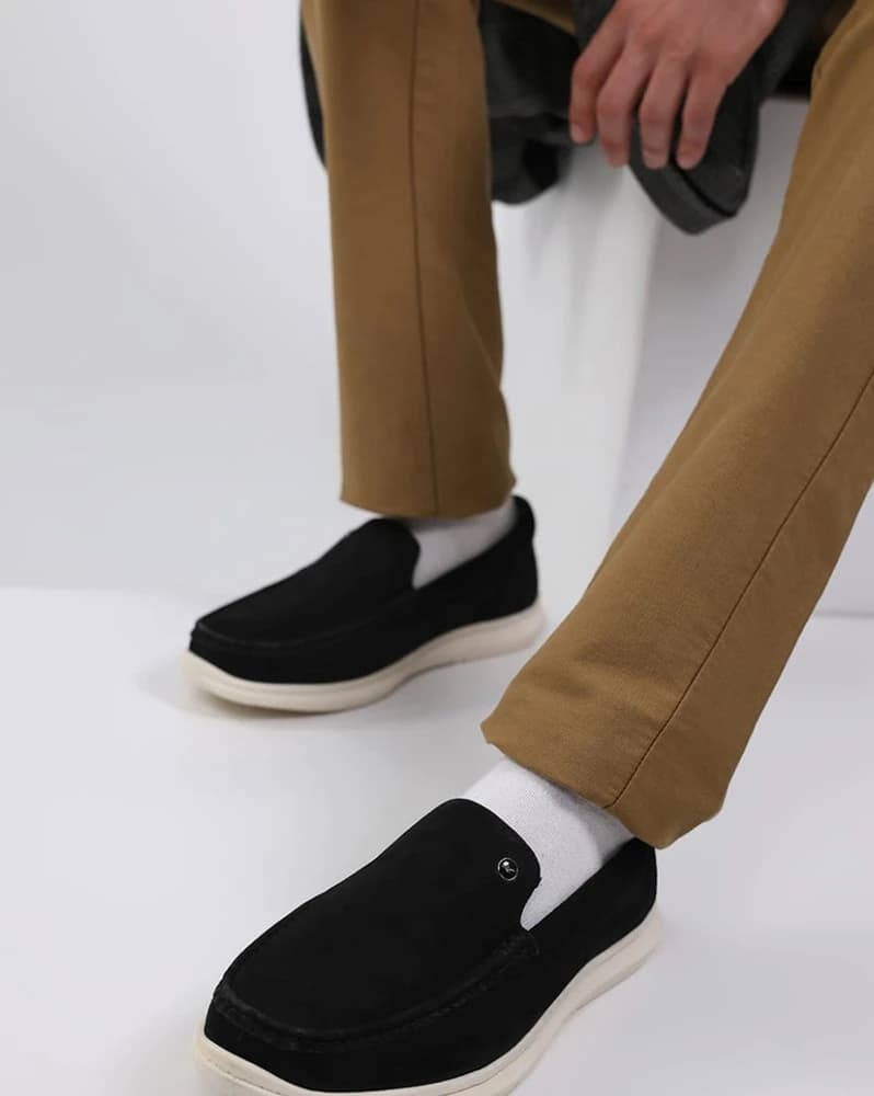 Men Round-Toe Slip-On Shoes