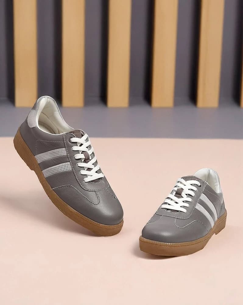 Men Round-Toe Flat Heel Casual Shoe with Lace Fastening