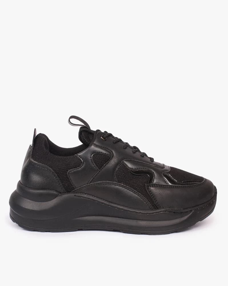 Low-Top Lace-Up Shoes